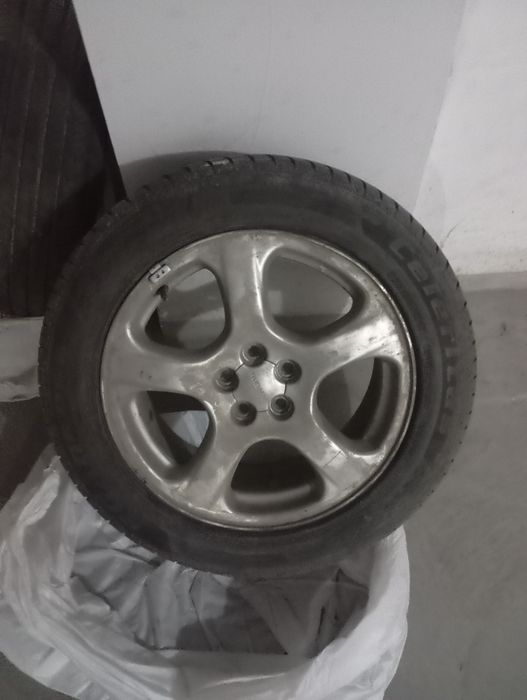 Продам резину с дисками Subaru