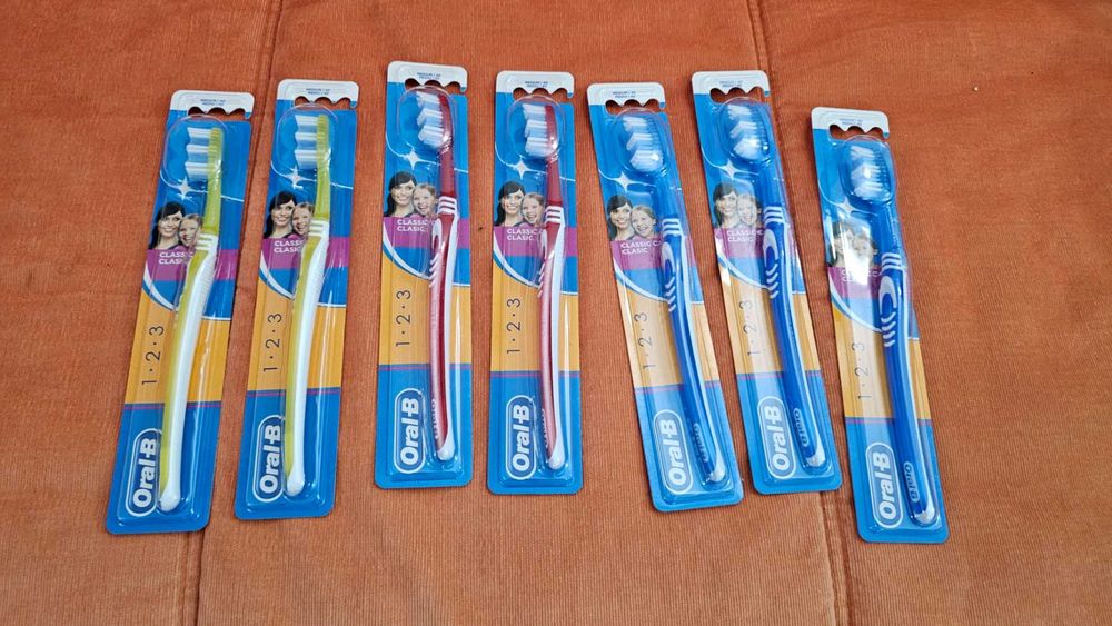 periute dinti oral-b - noi sigilate