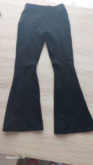 Pantaloni evazati zara