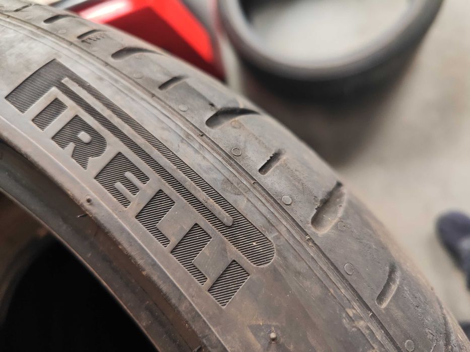 2бр. летни гуми 235/35/20 Pirelli