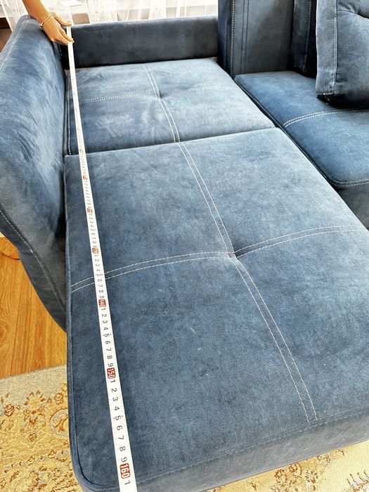 Продаю синий диван в отличном состоянии!
