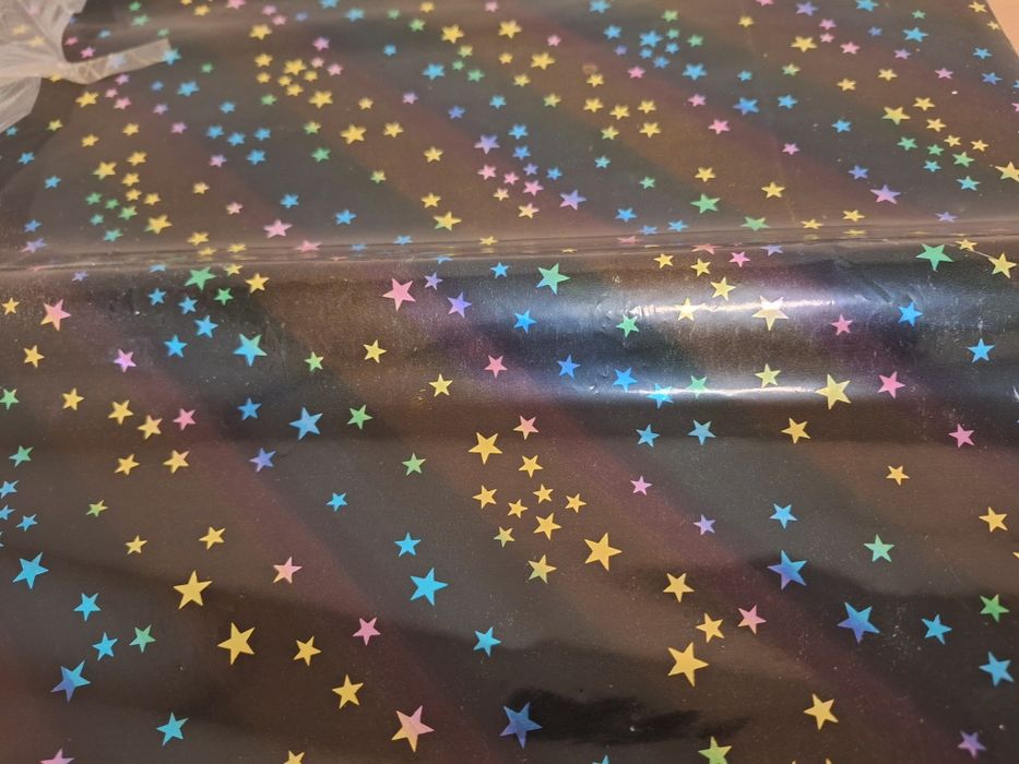 Целофан на листи за цветя и подаръци.