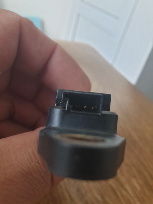 Продавам датчик 8D0959643A  еърбег Ауди А4