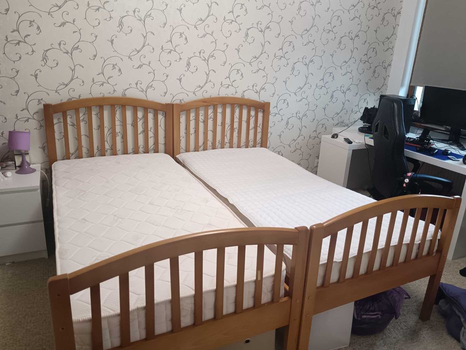 Vând 2 paturi de 1 persoana