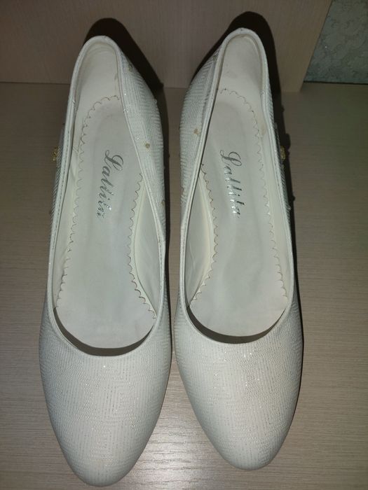 Продам свадебные вещи