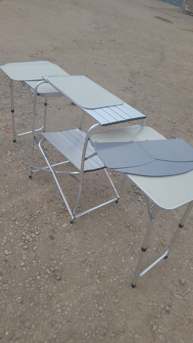 Masa de camping pt pescuit pliabila are un defect t se vede în poza preț 100 lei