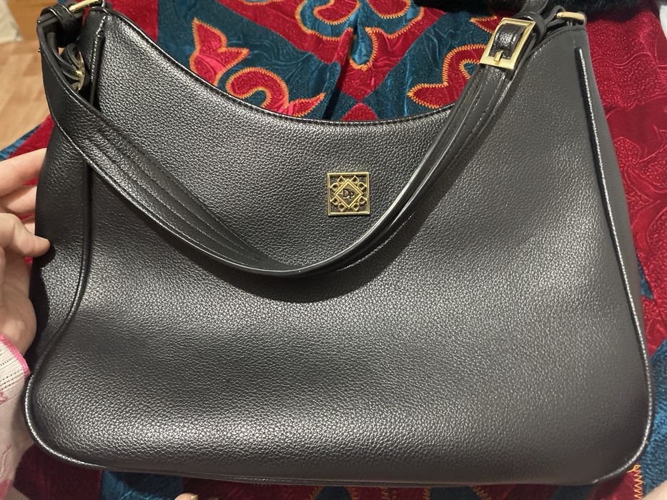 Продается Сумка черная