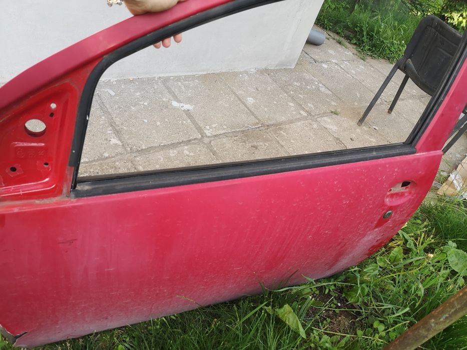 Лява врата за toyota aygo 1.0 2004 до 2014