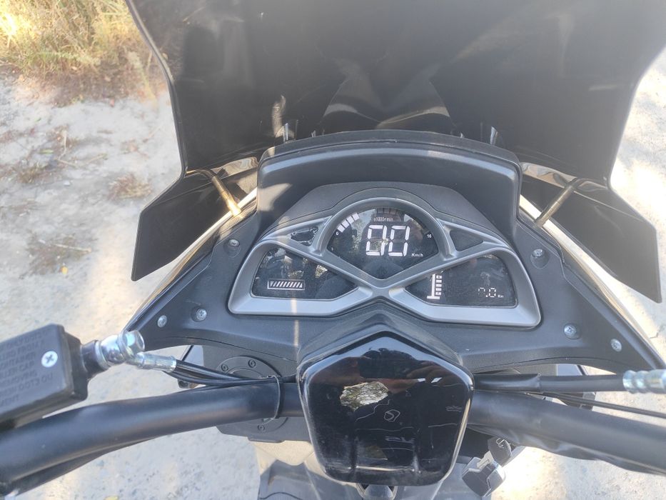 Скутер, мопед продается