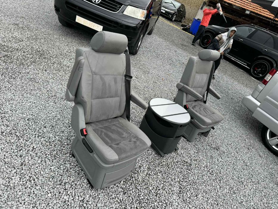 Седалки от мултиван в отлично състояние