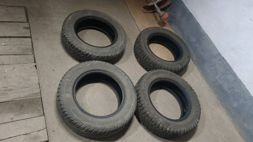 Продам зимние шины 14