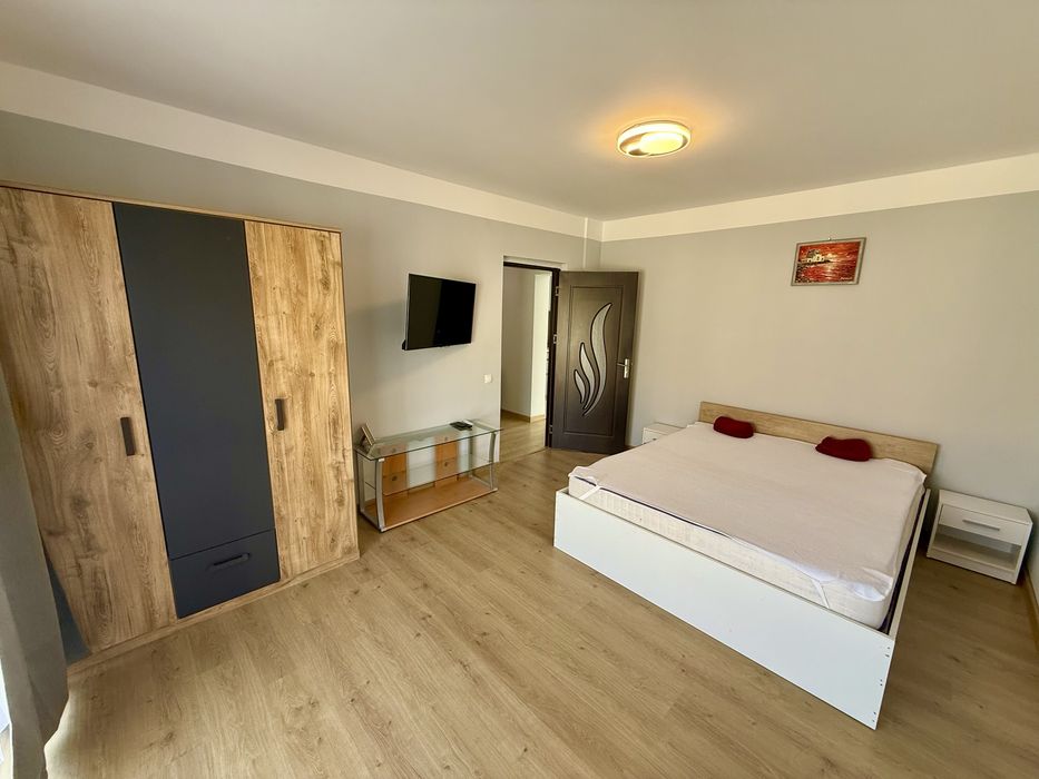 Vand apartament nou, 2 camere plus parcare