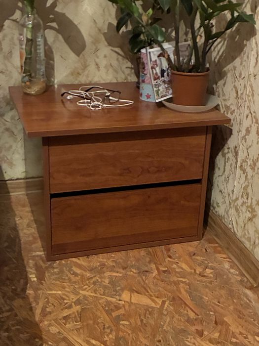 Диван, стол, тумбочка