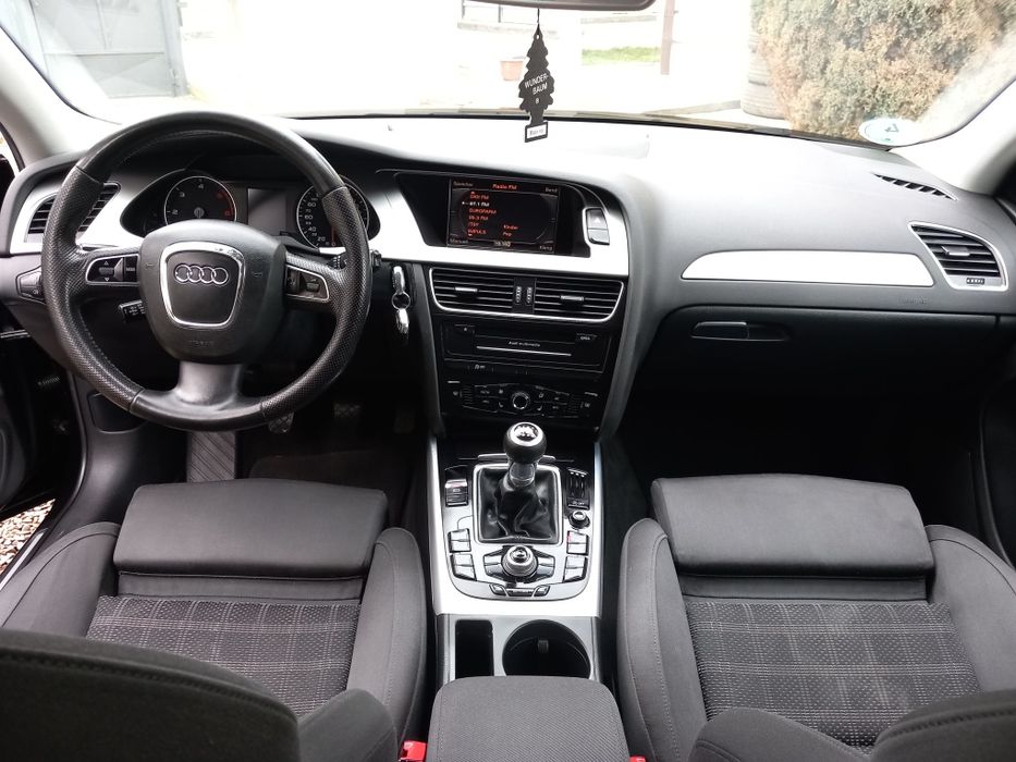 Audi A4 B8 Avant 2011 2.0 TDI
 2.0 TDI - 143 CP - EURO 5
