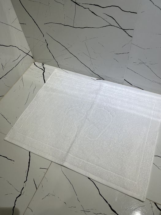 Полотенце белые для отелей, купить халат полотенце