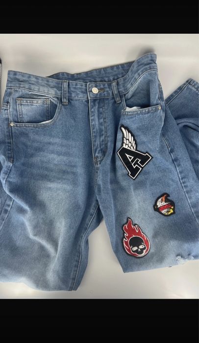 Blugi Rupti cu Model Logo