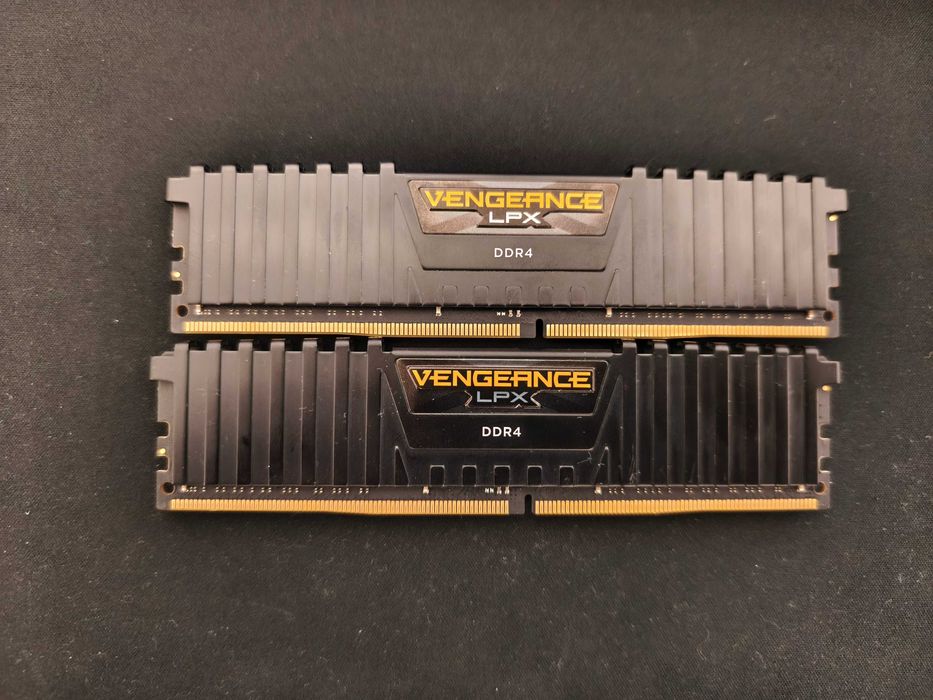 Corsair Vengeance 2x16GB DDR4 2400mhz