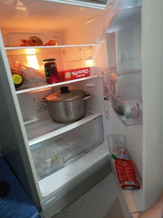 Срочно продам холодильник LG