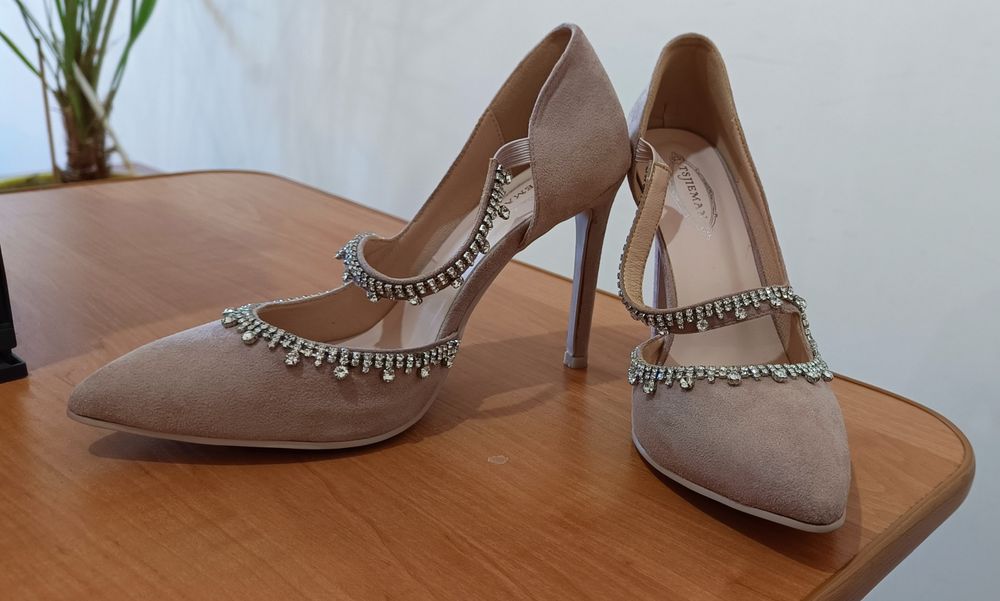 Туфли лодочки на шпильке