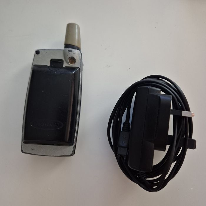 Ericsson t39m и зарядно