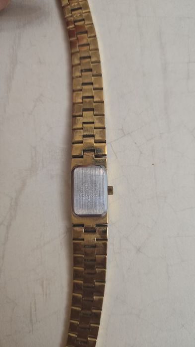 Швейцарские женские часы