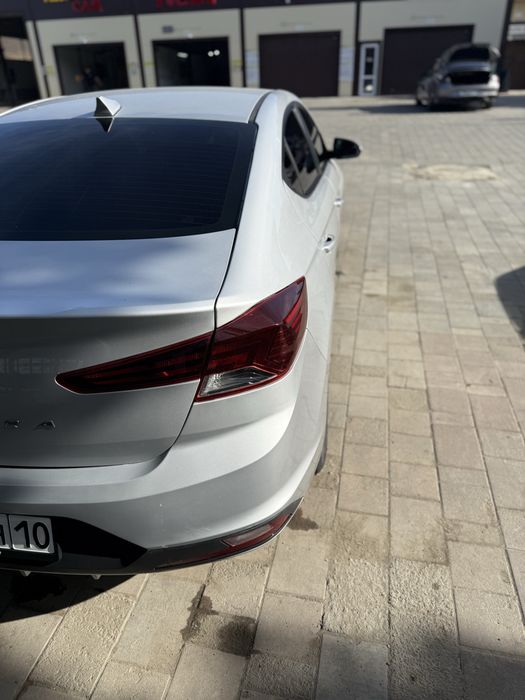 Хундай Элантра в отличном состоянии