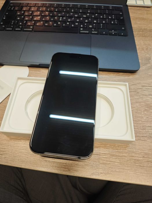 iPhone 16 pro max 256 e-sim