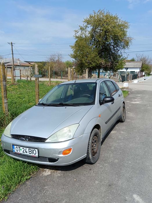 Vând Ford focus 1, 6 benzina
