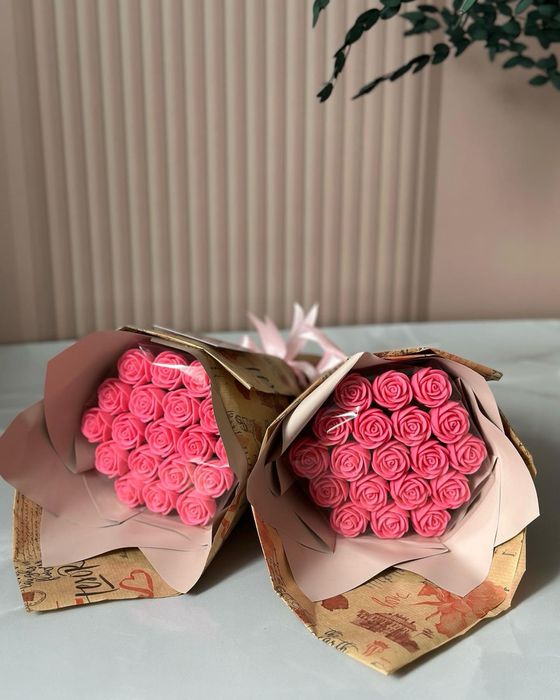 Клубника в шоколаде, цветы из шоколада