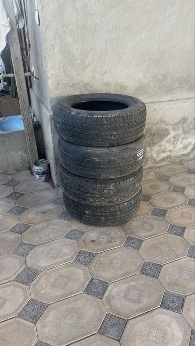 Шина R215/60/16 продоется