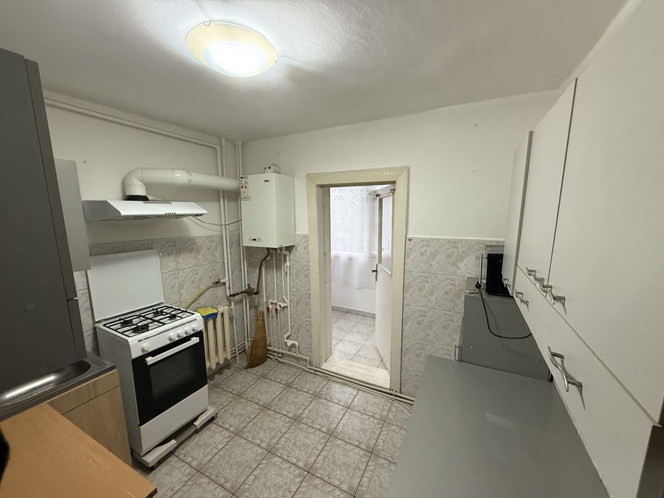 Vând apartament 3 Camere Decomandat NEGOCIABIL