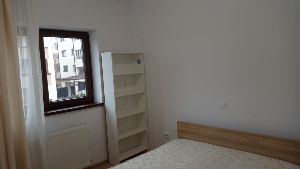Închiriez apartament