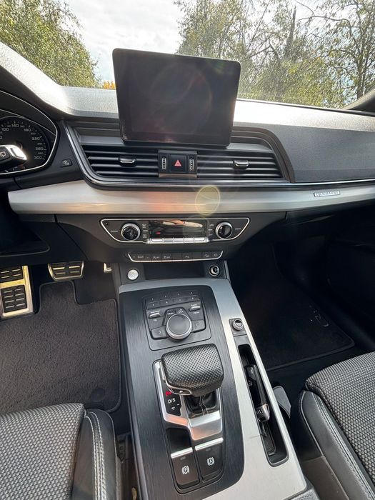 Vand Audi Q5 2019 impecabila motor 2.0D €6