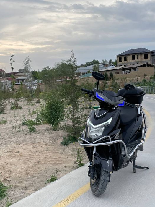 Elektro skuter srochni sotiladi