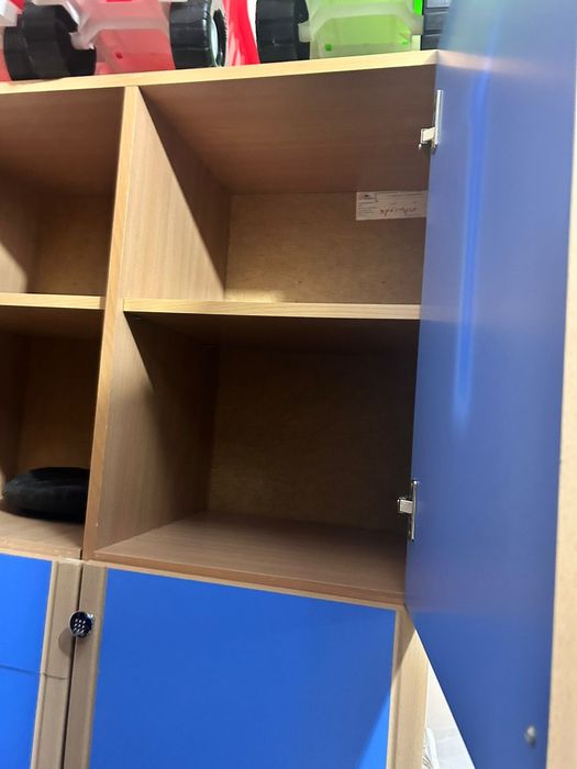 Шкаф с полками  спальный