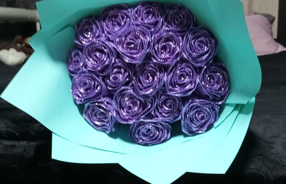 Розы из атласных лент