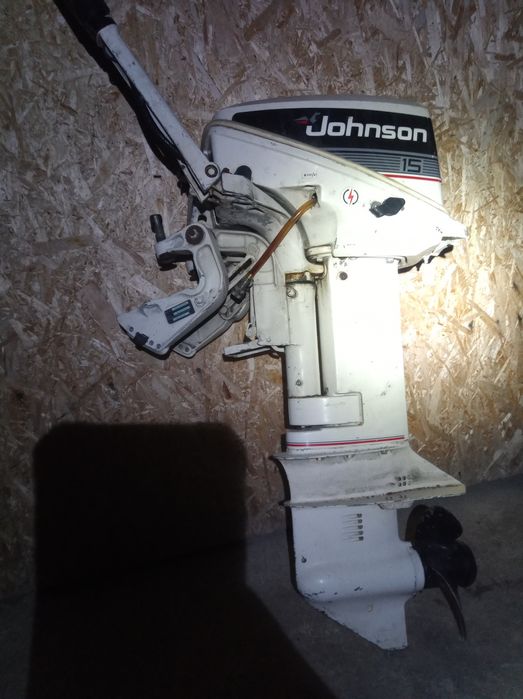 Vând motor barca Johnson 15 hp