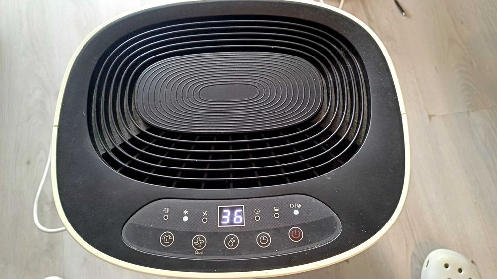 Vând dezumidificator