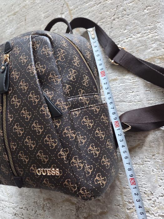 Rucsac model Guess