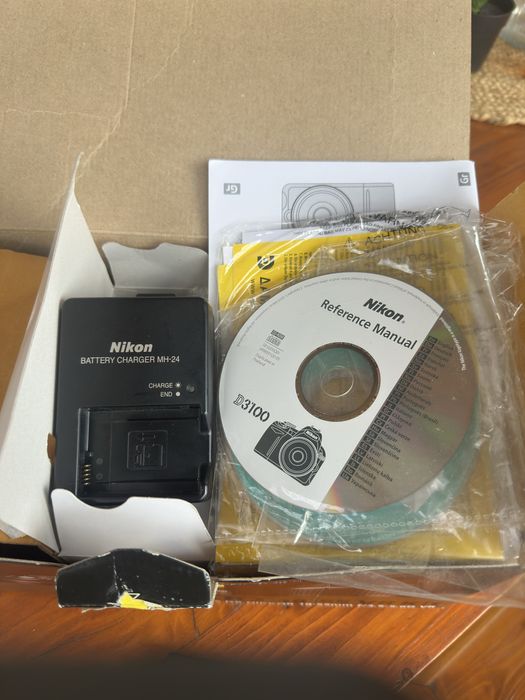Nikon D3100 с обектив 18–55mm VR