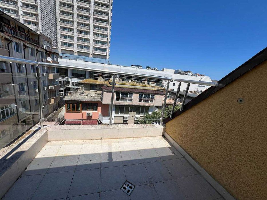 Продава се Тристаен апартамент в Варна, Гръцка махала - 100 кв.м за 1505 €/кв.м - Снимка #19