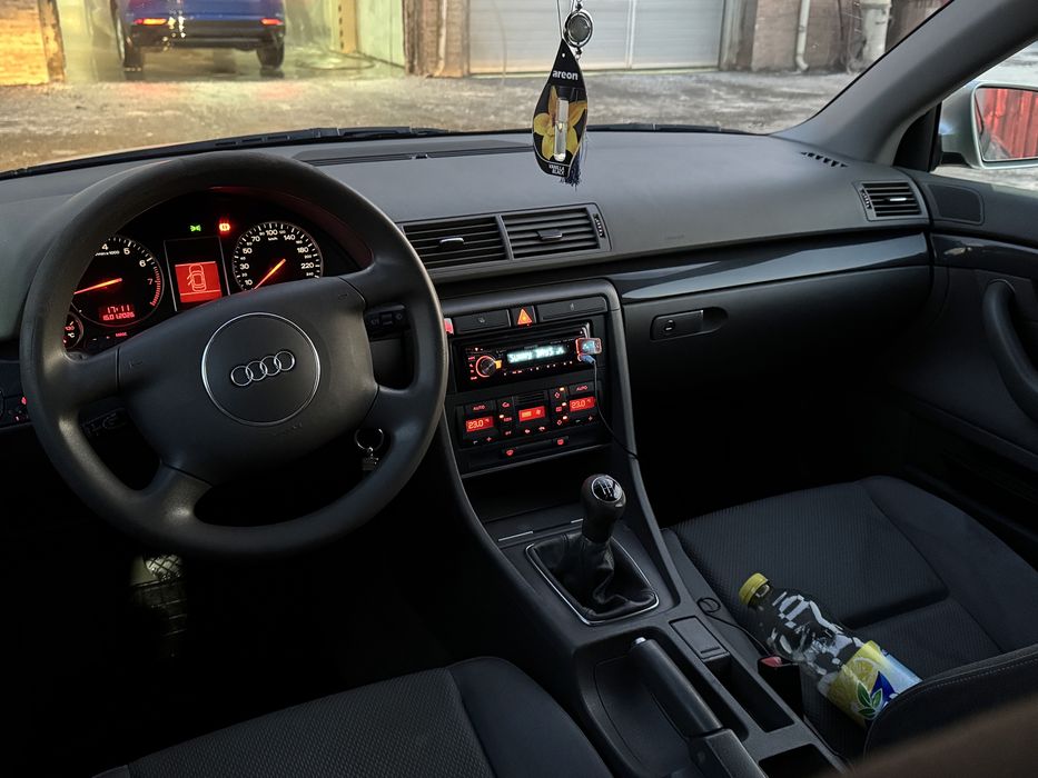 Audi A4 1.6 benzina 2004