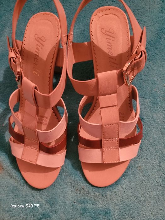 Босоножки состояние идеальное