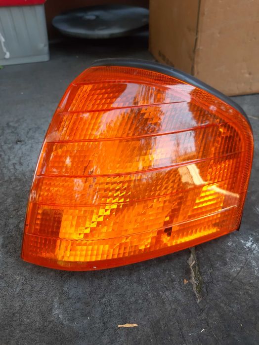 Резервни части за Mercede W202