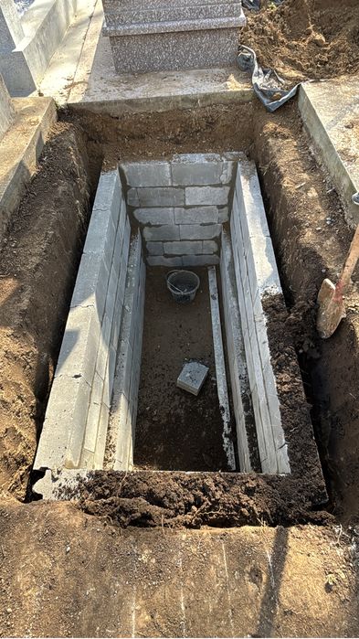 Monumente funerare iași