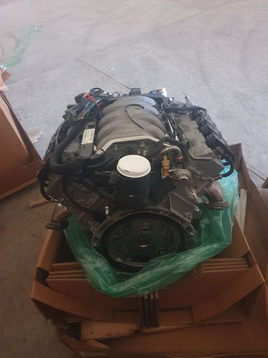 Mercedes-Bez Yangi  V-8 Mator nalichida