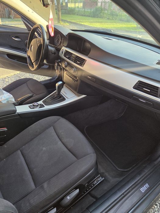 Vând bmw 320d an 2011