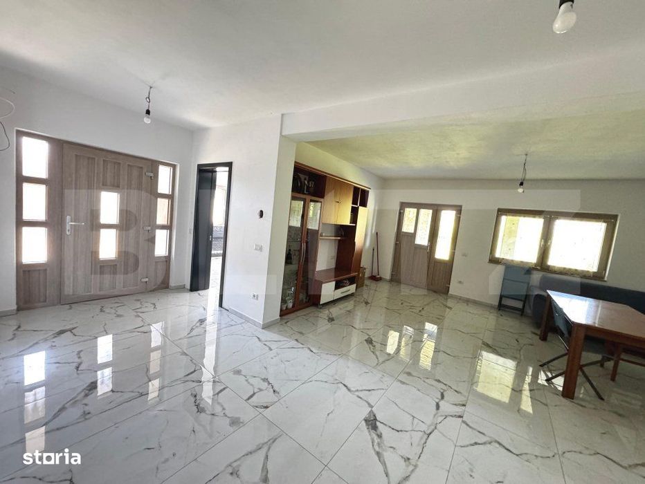 Casa individuala, de vanzare, cu 4 camere,  250 mp utili, zona Micesti