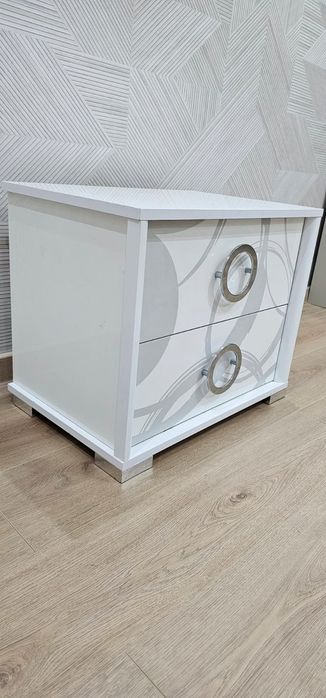 Продаются прикроватные тумбочки