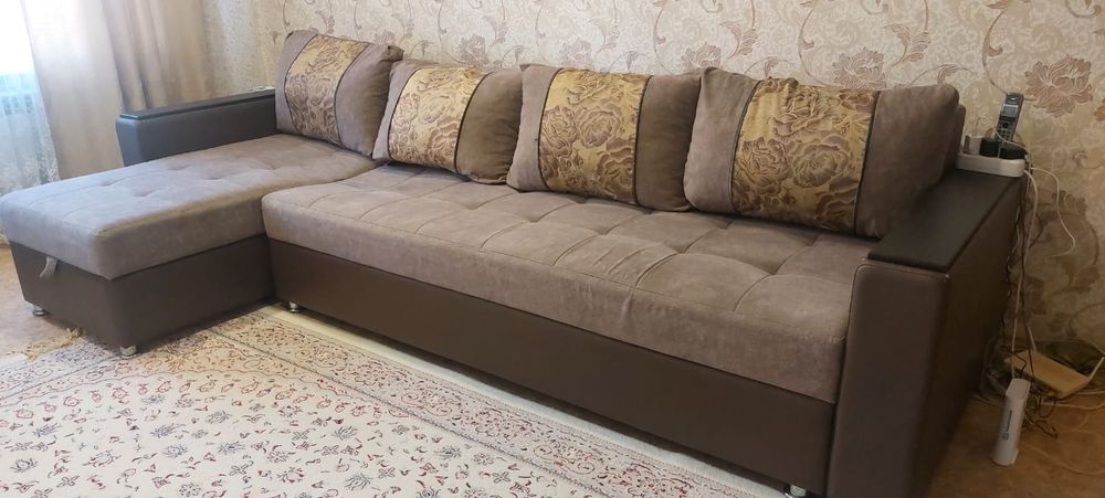Срочно продаётся угловой диван